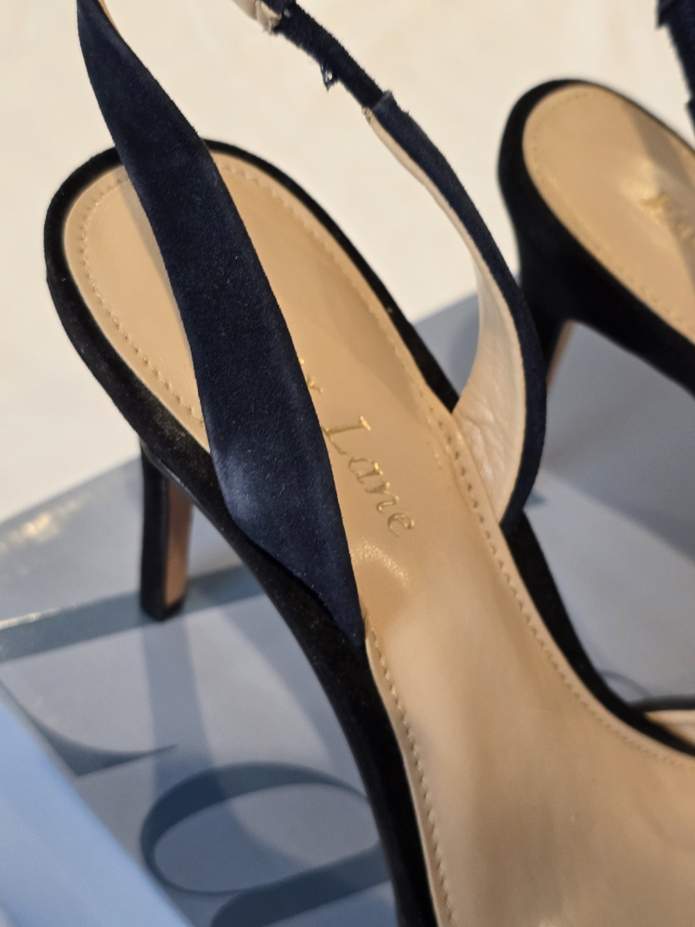 Essex Lane Blue/BlackPointed Slingback Pumps. Size 9.5 - Picture 5 of 8